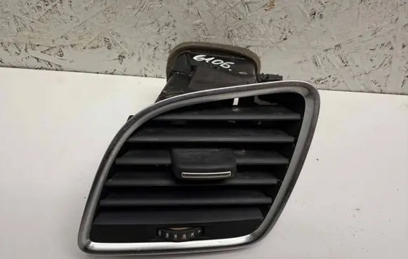 Audi Q3 8U Dash center air vent grill 8U1820901B 8U1820901C