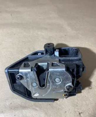 BMW 7 E65 E66 Front door lock 7036167