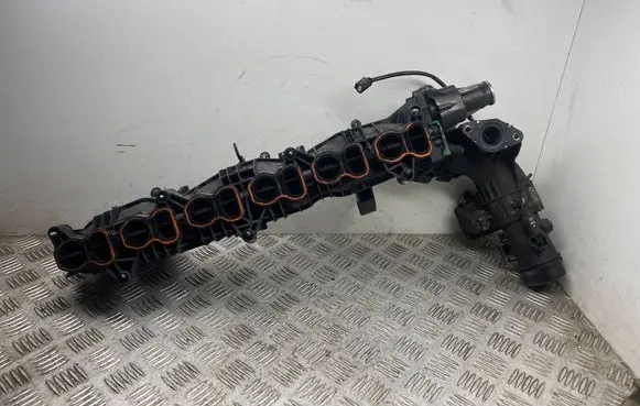 BMW 5 F10 F11 Intake manifold 7811909