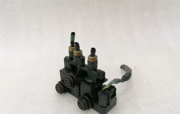 Land Rover Range Rover L405 Air suspension valve block CPLA5B710AC