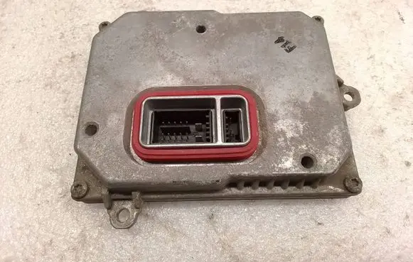 Audi A4 S4 B7 8E 8H Headlight ballast module Xenon 1307329121