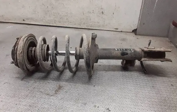 Nissan X-Trail T30 Rear shock absorber with coil spring 