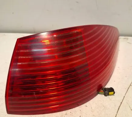 Peugeot 607 Rear/tail lights 2543D E29005