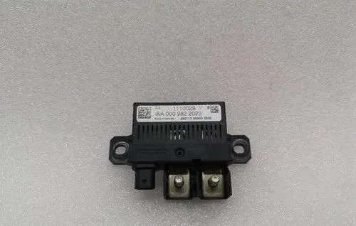 Mercedes-Benz G W461 W463 1st Gen Battery control module A0009822023