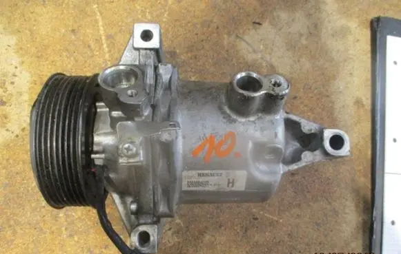 Renault Sandero I Air conditioning (A/C) compressor (pump) 926008469R
