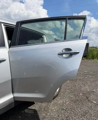 KIA Sportage Rear door