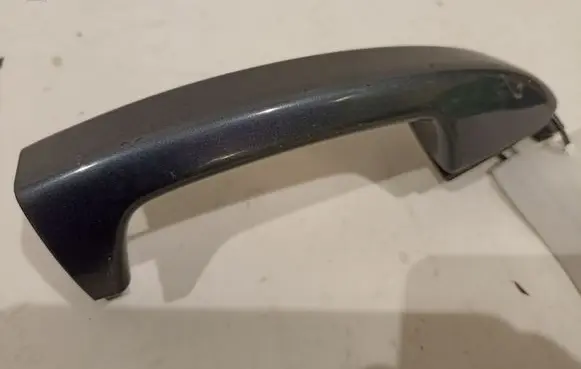 Volkswagen PASSAT B7 Front door exterior handle 3C0837205