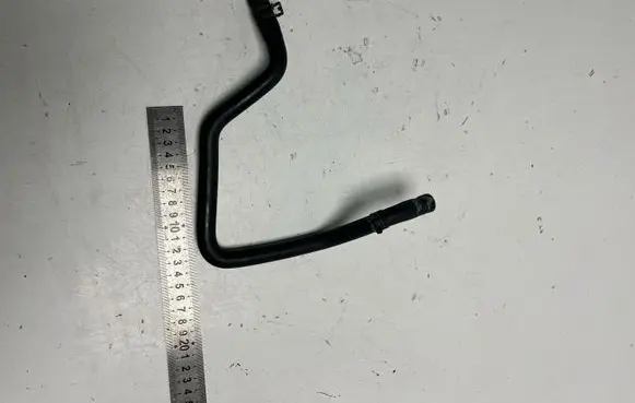 Audi A4 S4 B7 8E 8H Engine coolant pipe/hose 8E0121107AH