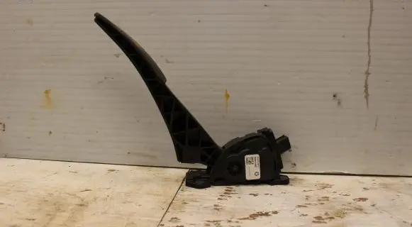 Chrysler Town & Country V Accelerator throttle pedal 05281418AC