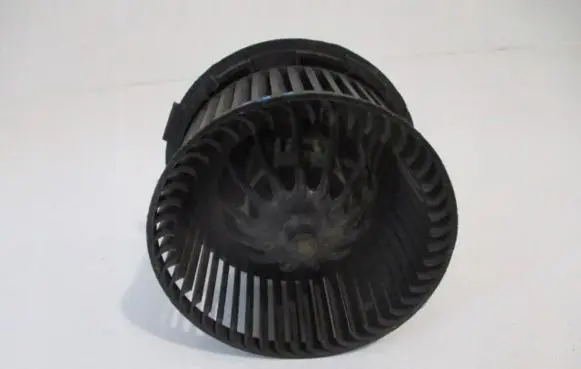 Nissan Micra Heater fan/blower 7737062101