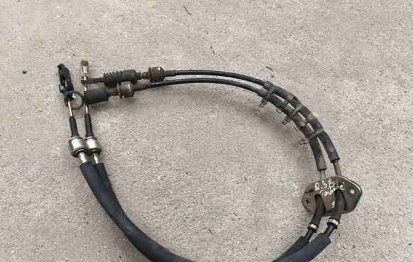 Mazda Tribute Gear shift cable linkage 