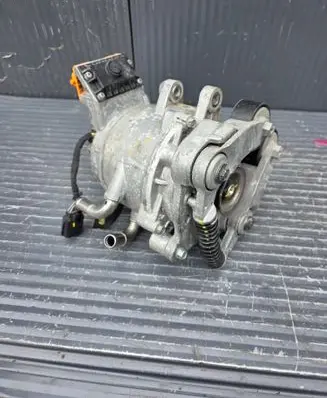 KIA Sportage Generator/alternator 373902M900