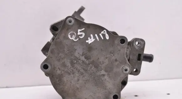 Audi Q5 SQ5 8R Vacuum pump 06J145100G