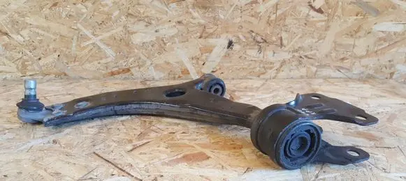 Volvo V40 Front lower control arm/wishbone AV613A262DA