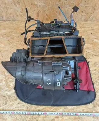 Citroen C3 Air flap motor/actuator N100463X 1112041A