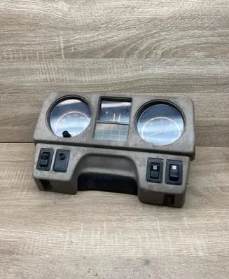 Mitsubishi Montero Speedometer (instrument cluster) MB385620