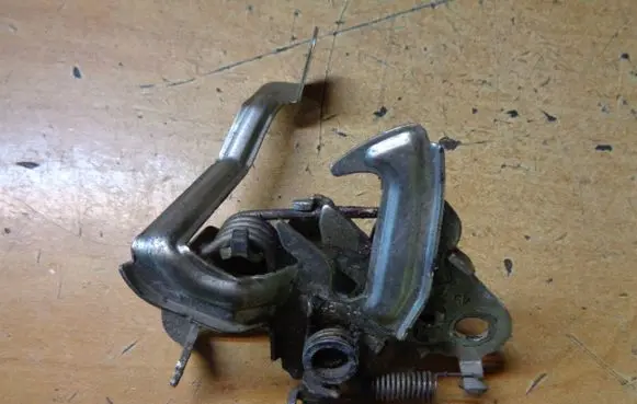 Toyota Aygo AB40 Engine bonnet/hood lock/catch