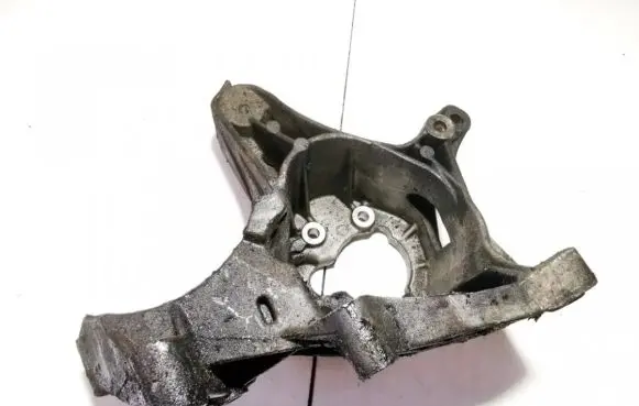 Volvo S40, V40 Engine mounting bracket 770011357