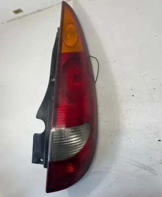 Nissan Almera Tino Rear/tail lights D02000