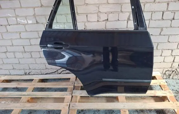 Rear door