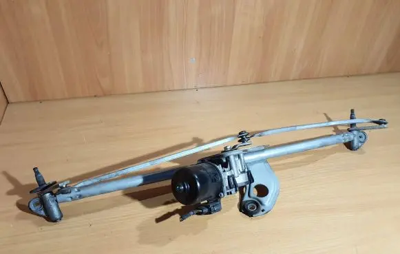 Mini One - Cooper Coupe R56 Front wiper linkage and motor