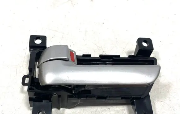 KIA Sorento Front door interior handle 826132P000