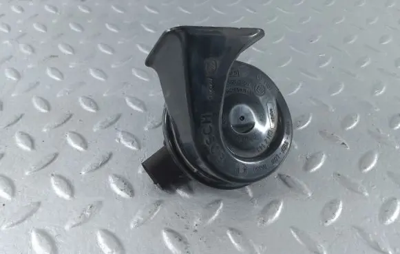 BMW 1 E81 E87 Horn signal 7192038 61337192038 024148