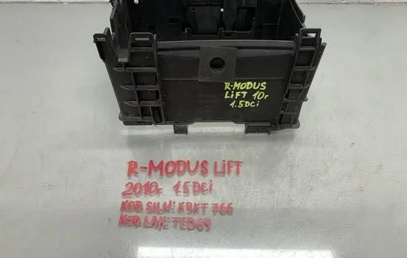 Renault Modus Battery box tray 8200314272