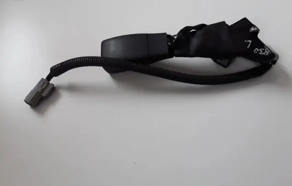 Lexus SC 430 Front seatbelt buckle 15296