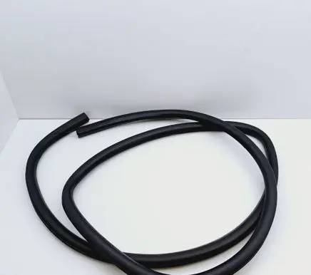 Ford Focus Rear door rubber seal (on body) 387285