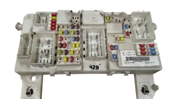 Ford Kuga I Fuse module 7M5T14A073JG