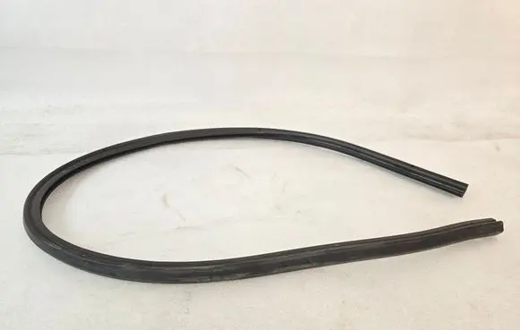 Volvo V60 Engine compartment rubber 