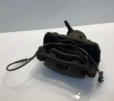 Mercedes-Benz C W204 Front brake caliper