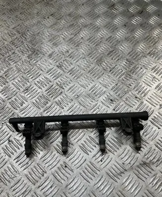 Dacia Logan I Fuel injectors set 8200494284