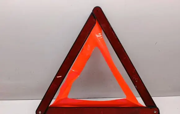 Audi Q7 4M Emergency warning sign E1327R034006