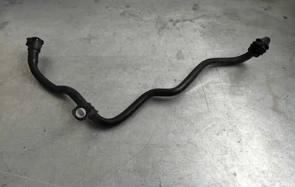 Coolant pipe/hose