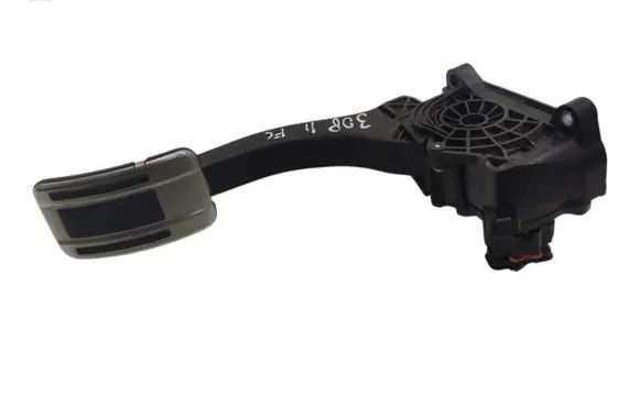 Accelerator throttle pedal