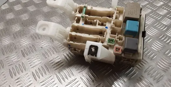 Toyota Prius (XW20) Fuse module 407020017 4H300498