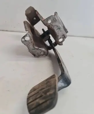 Dacia Duster Brake pedal 465016578R