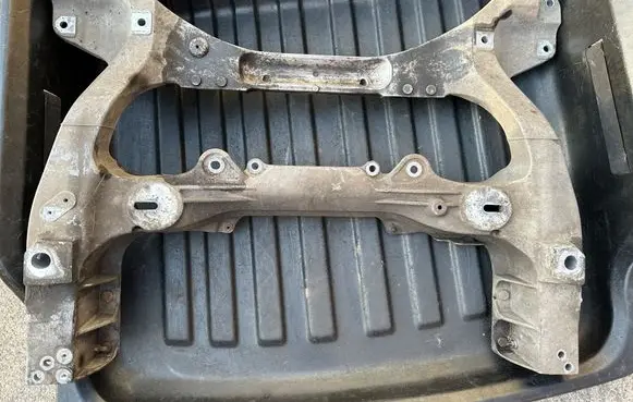 Infiniti M30 Front subframe B609196