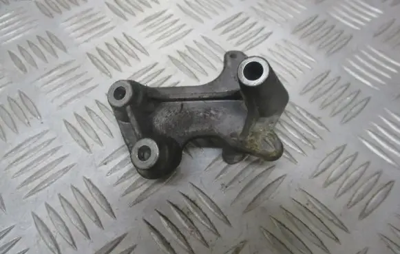 Skoda Octavia Mk1 (1U) Engine mounting bracket 06A903103