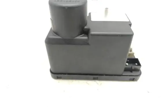 Audi A6 S6 C4 4A Central locking vacuum pump 4A0862257C
