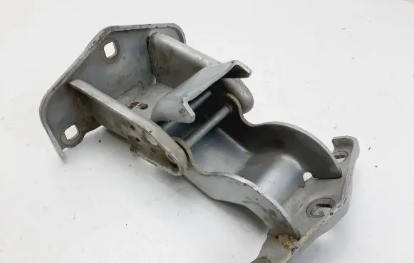 Nissan Primastar Loading door lower hinge 527428B 57854B