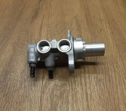 Porsche Macan (95B) Master brake cylinder 95B612021C
