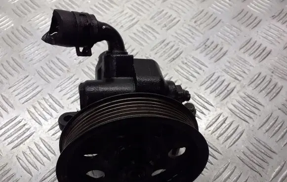 Ford Focus Power steering pump HBD-JC