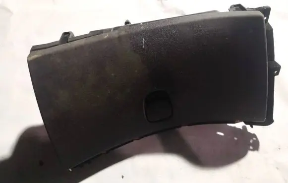 Alfa Romeo 159 Glove box