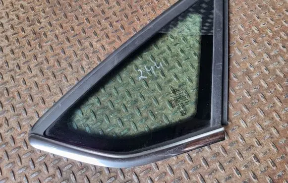 Ford Focus Rear side window
