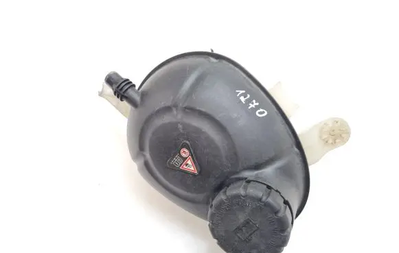 Mercedes-Benz CLS C257 Coolant expansion tank/reservoir A2055000049
