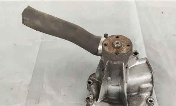 Mercedes-Benz SL R107 Water pump 1162011101