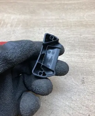 Rear seatbelt